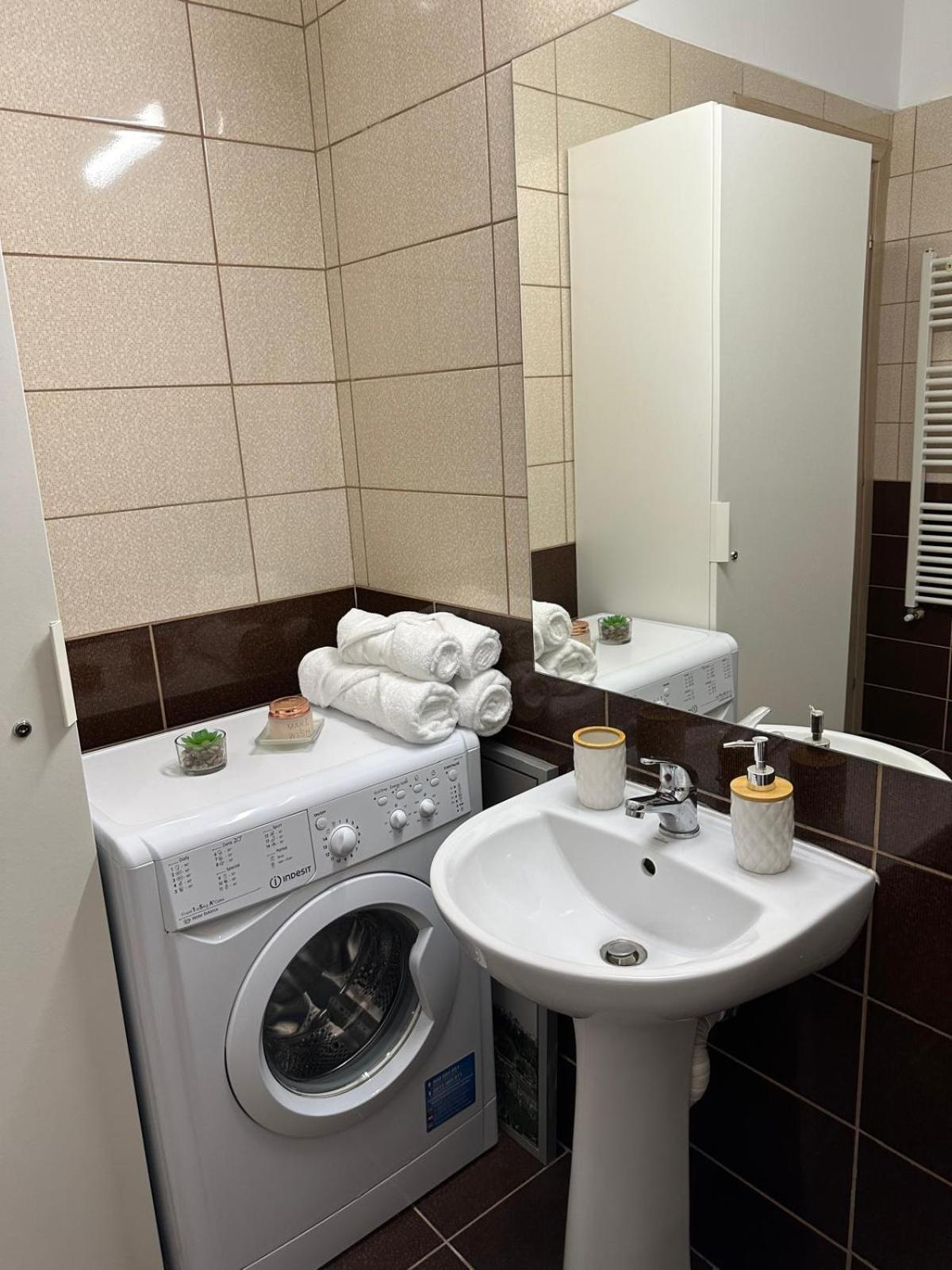 Studio Deluxe Uniri Βουκουρέστι Εξωτερικό φωτογραφία